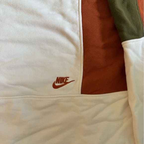 Nike Re-Issue Sweatshirt - Picture 4 of 6